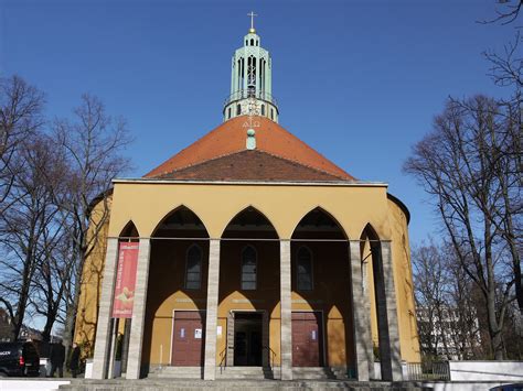 kirche auf dem tempelhofer feld berlin